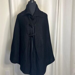 Denver Hayes Classic Black Women's Cape